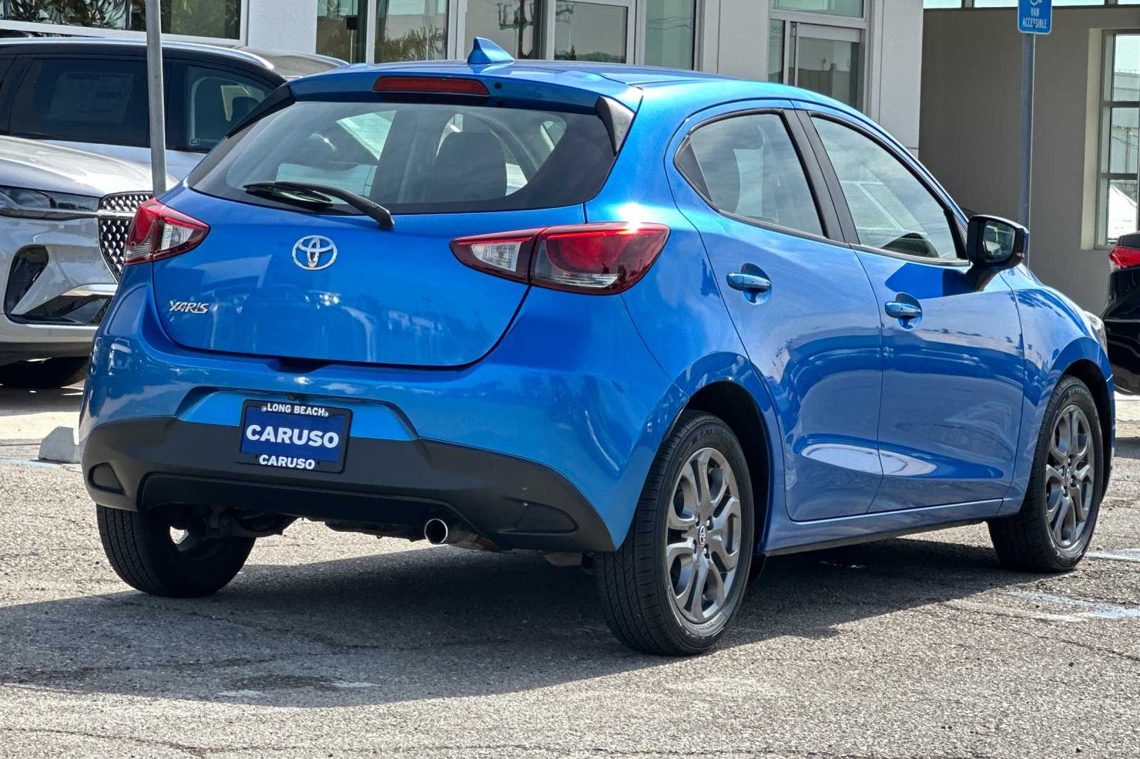 2020 Toyota Yaris LE photo 3