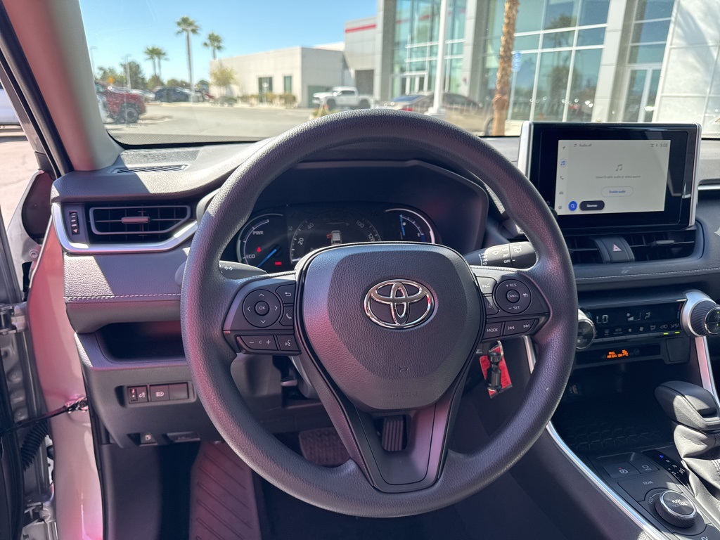 2025 Toyota RAV4 Hybrid LE photo 5