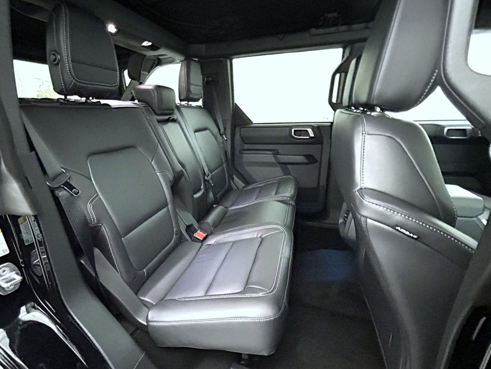 2025 Ford Bronco Outer Banks photo 16