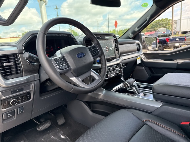 2025 Ford F-150 Lariat photo 24