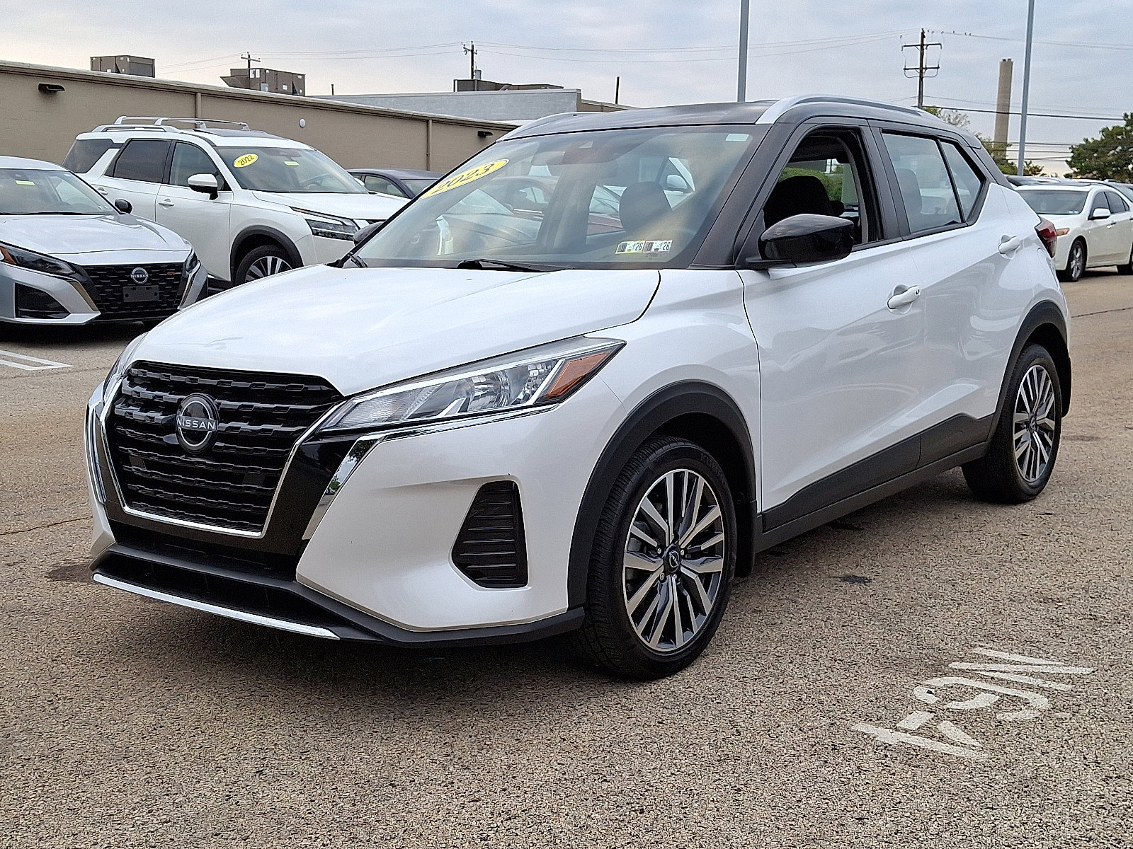 2023 Nissan Kicks SV photo 2