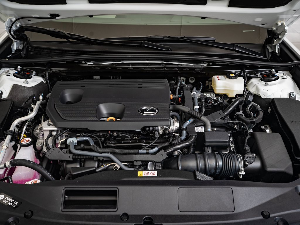 2025 Lexus ES 300h photo 33
