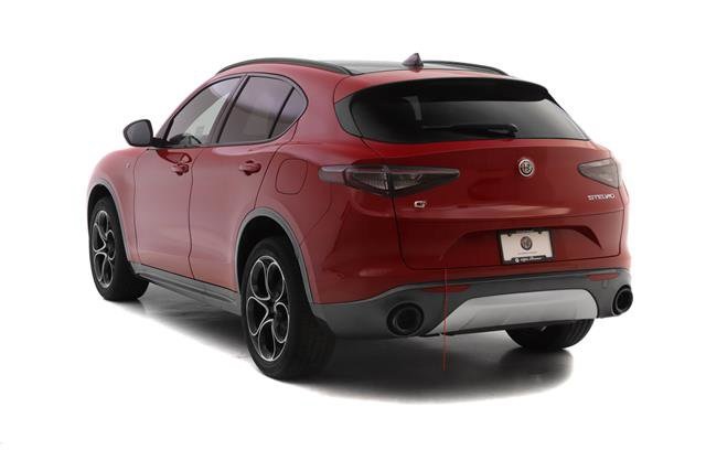 2024 Alfa Romeo Stelvio Ti photo 4