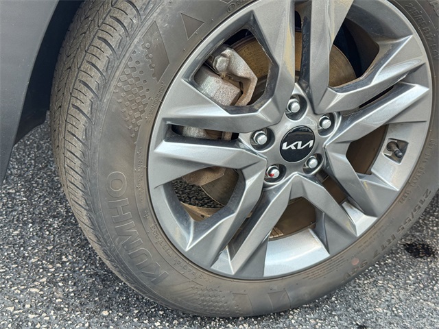 2023 Kia Seltos LX photo 12