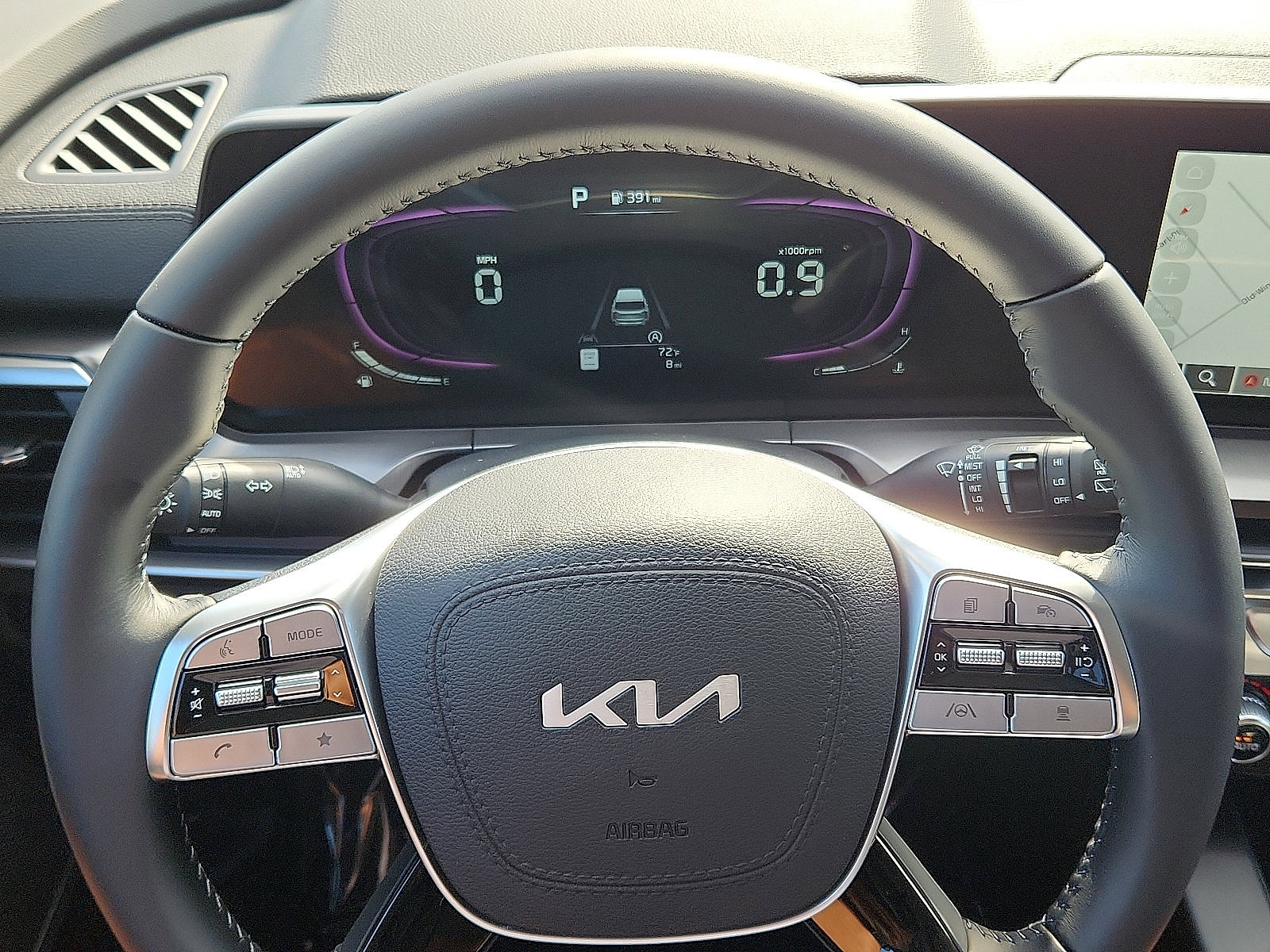 2025 Kia Telluride LX photo 8