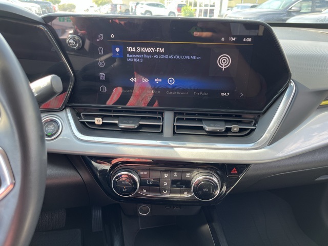 2024 Chevrolet Trax LT photo 12