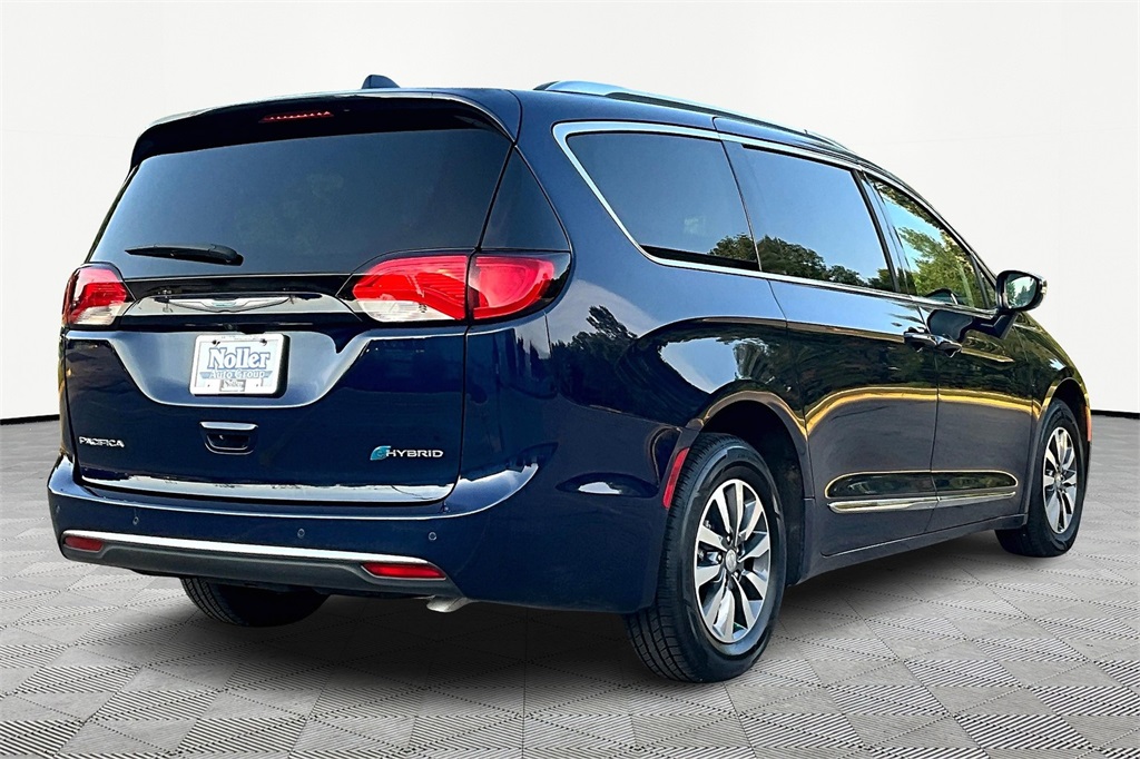 Used 2020 Chrysler Pacifica Hybrid Limited with VIN 2C4RC1N73LR235206 for sale in Kansas City