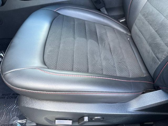 2020 Ford Edge ST photo 23