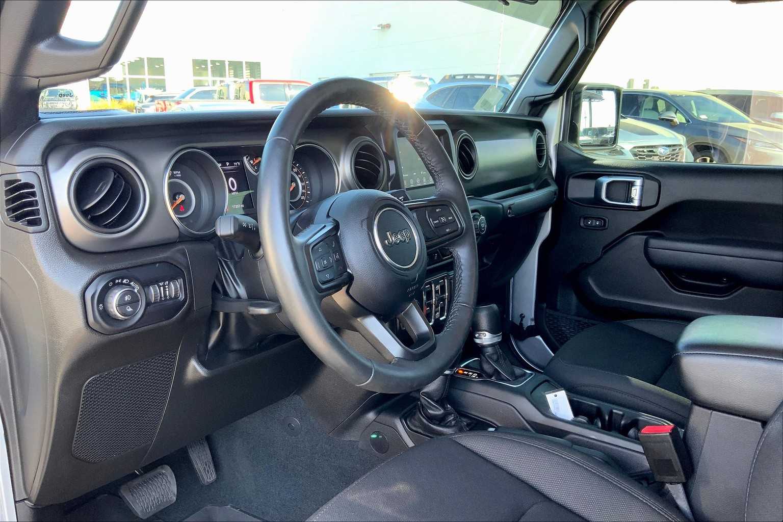 2022 Jeep Gladiator Willys Sport photo 16