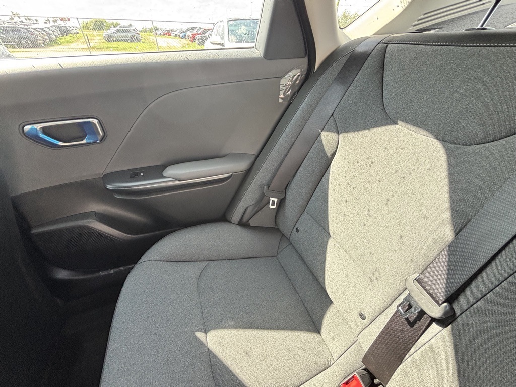 2025 Kia K4 LXS photo 19