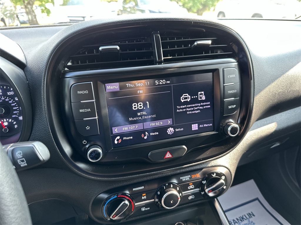 2022 Kia Soul LX photo 15