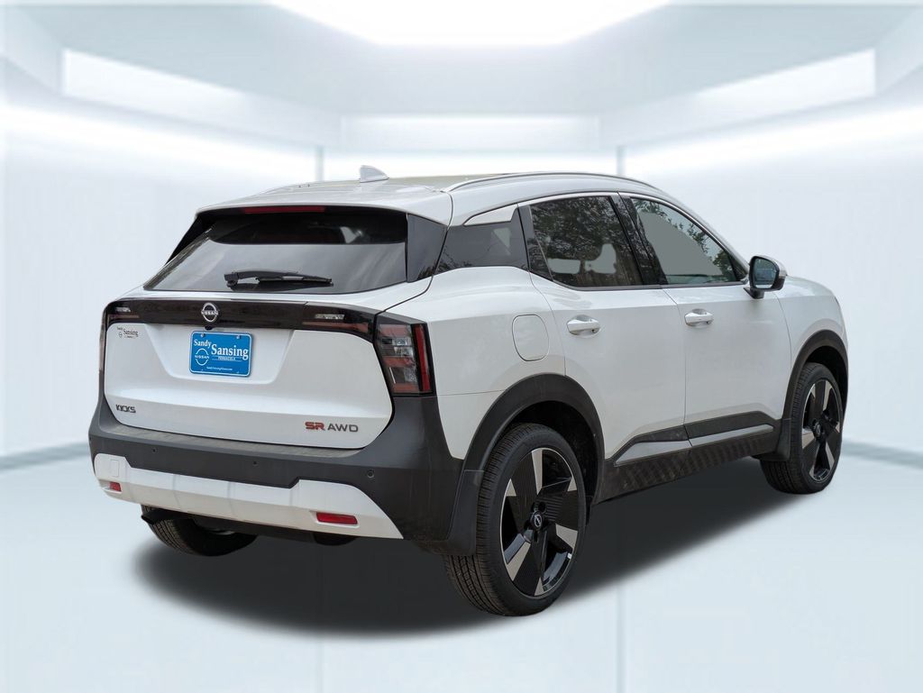 2025 Nissan Kicks SR photo 4
