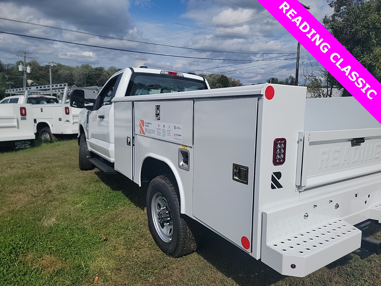 2025 Ford F-350 photo 2