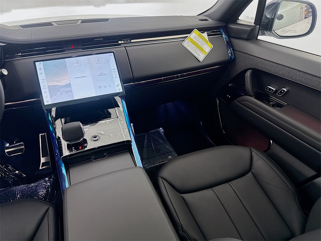 2025 Land Rover Range Rover Sport SE photo 16