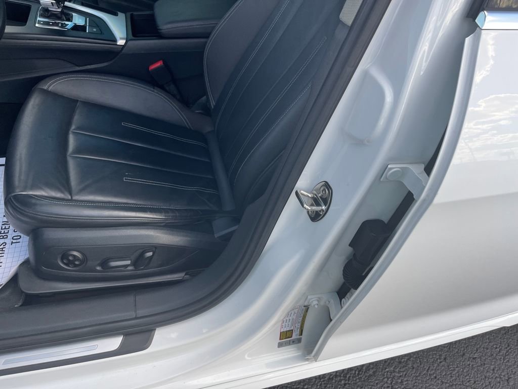 2020 Audi A4 Premium Plus 45 TFSI Quattro S line photo 17