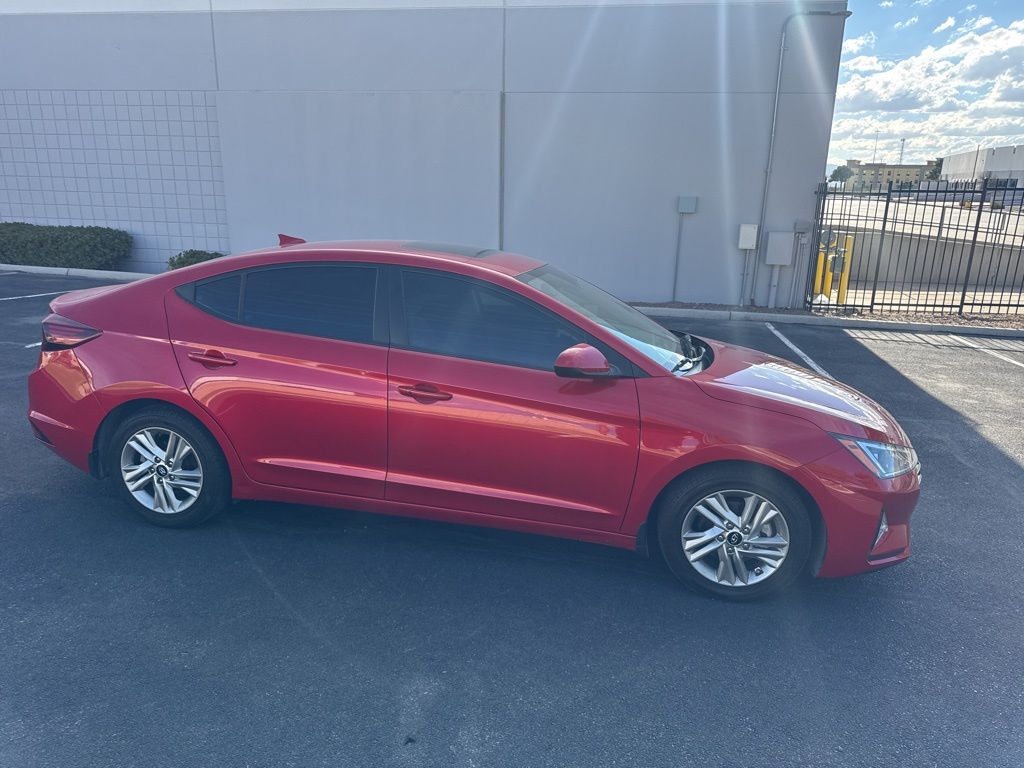 2020 Hyundai Elantra Value Edition photo 3