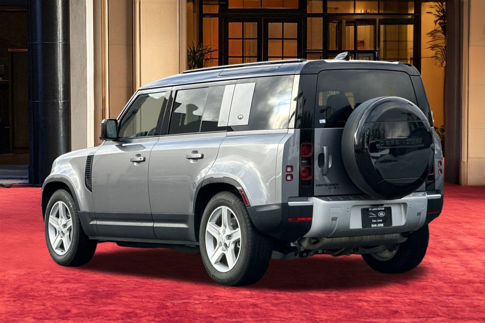 2020 Land Rover Defender SE photo 3