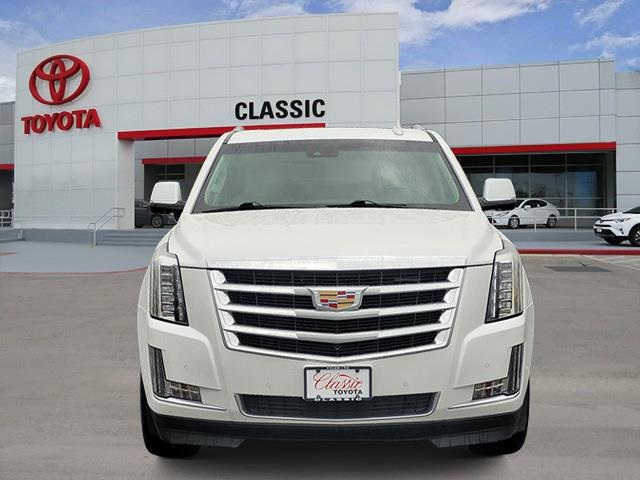 2018 Cadillac Escalade Luxury photo 2