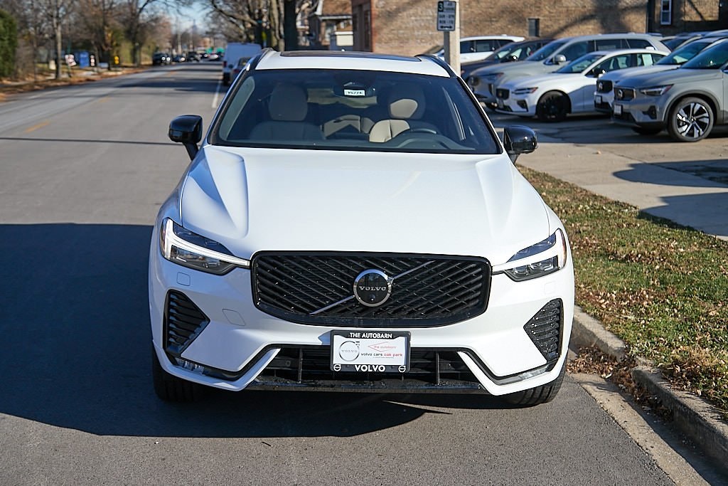 2026 VOLVO XC60 - Image 3