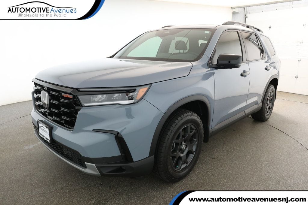 2025 Honda Pilot TrailSport's photo