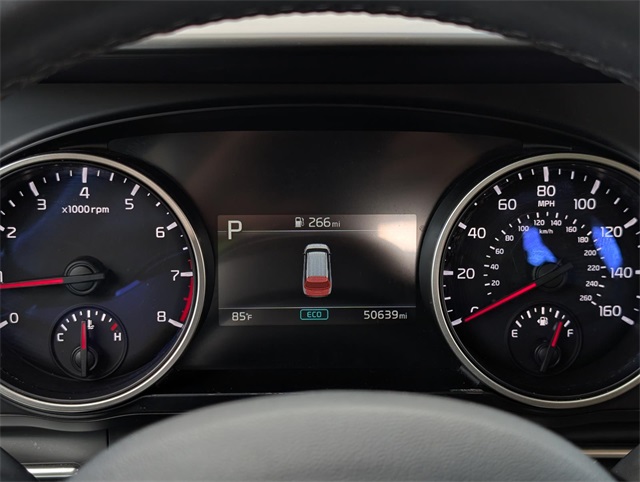 2024 Kia Carnival LX photo 9
