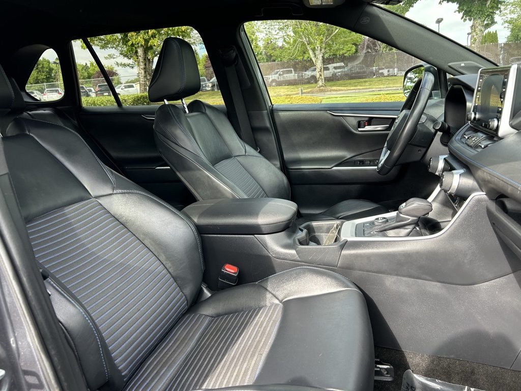 2020 Toyota RAV4 Hybrid XSE photo 29