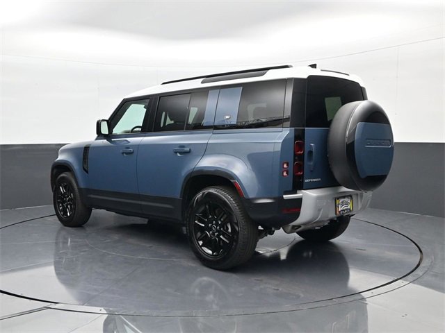 2024 Land Rover Defender 110 S photo 6
