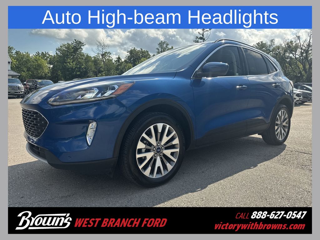 2022 Ford Escape Titanium's photo