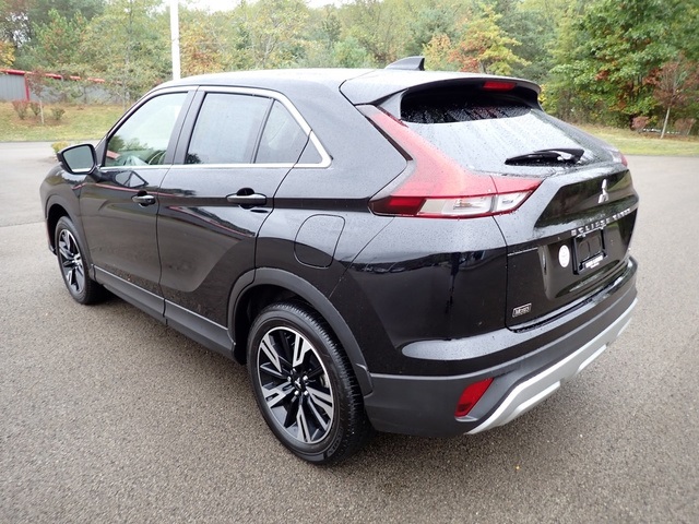 2024 Mitsubishi Eclipse Cross SE photo 3