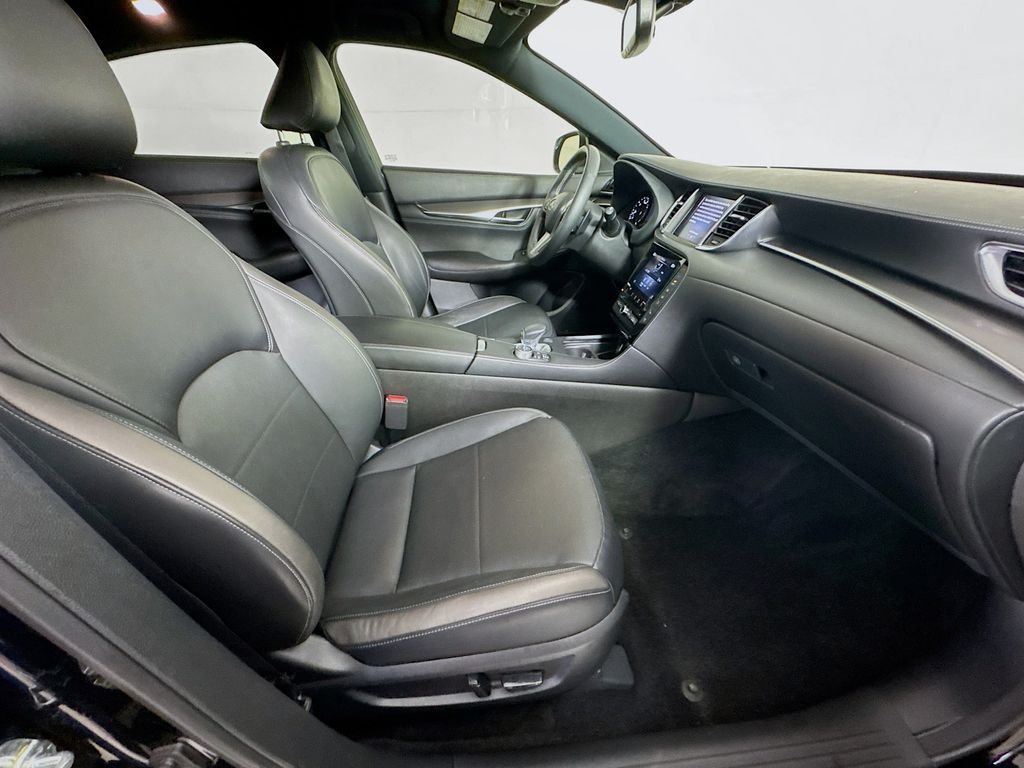 2023 Infiniti QX55 Essential photo 31