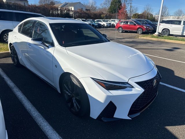 2023 Lexus IS 350 F SPORT photo 3