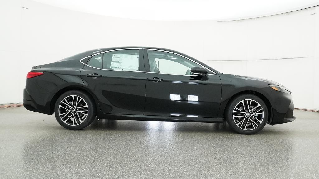 2025 Toyota Camry XLE photo 24