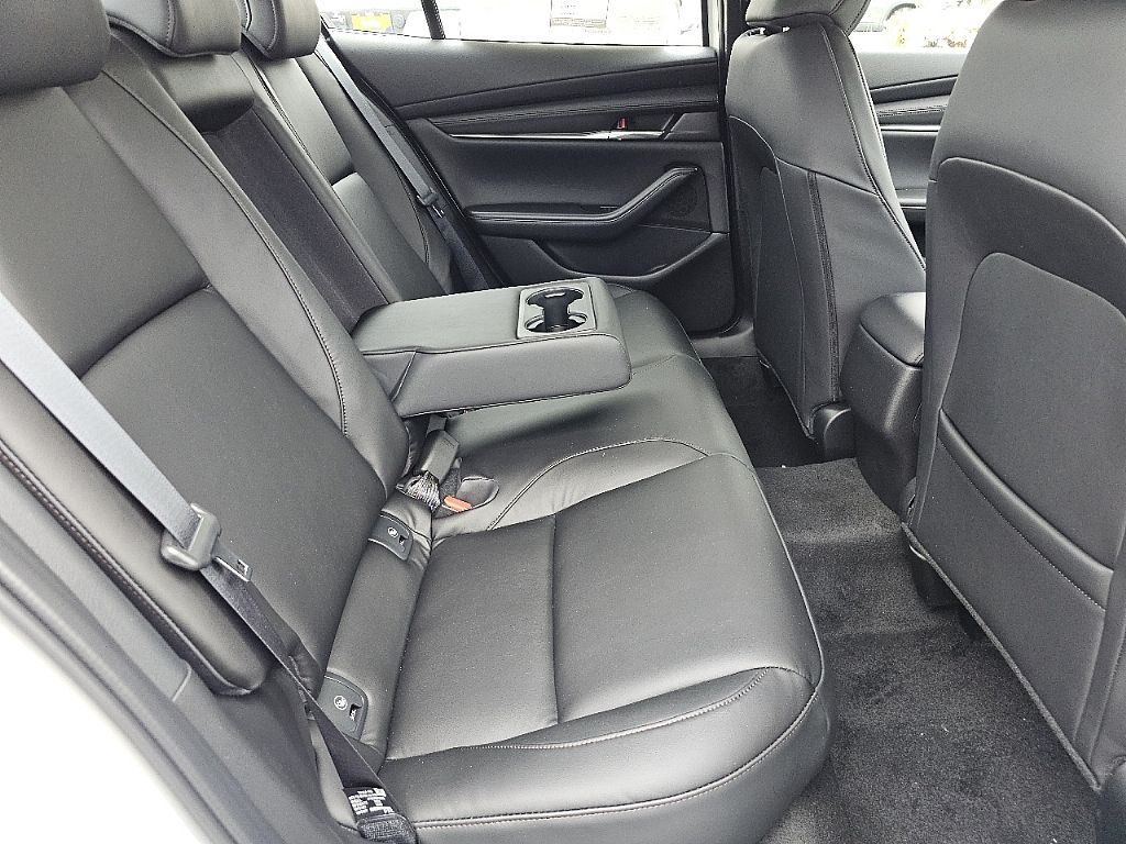 2025 Mazda Mazda3 2.5 s Preferred photo 8