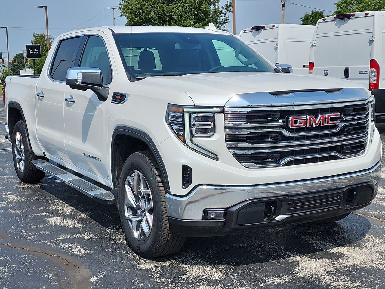 2025 GMC Sierra 1500 SLT's photo