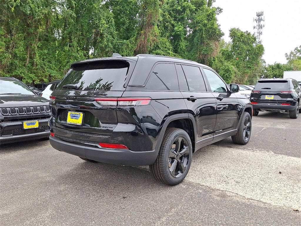 2025 Jeep Grand Cherokee Limited photo 4