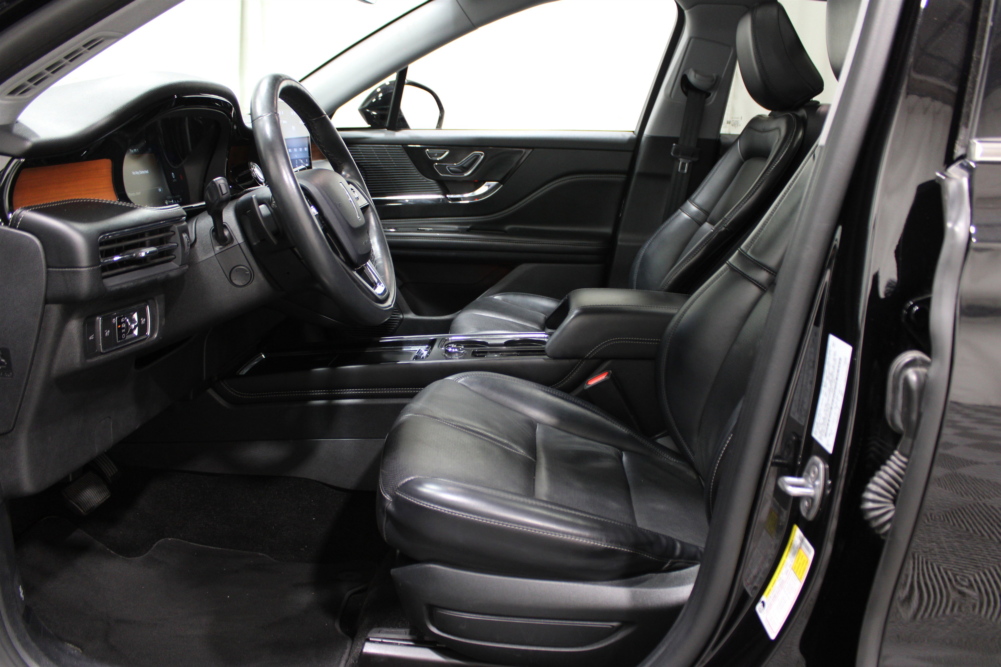 2022 Lincoln Corsair Reserve photo 3