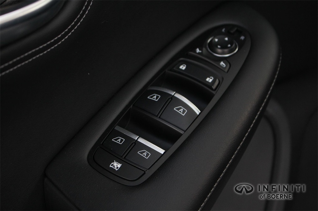 2023 Infiniti QX55 Essential photo 17