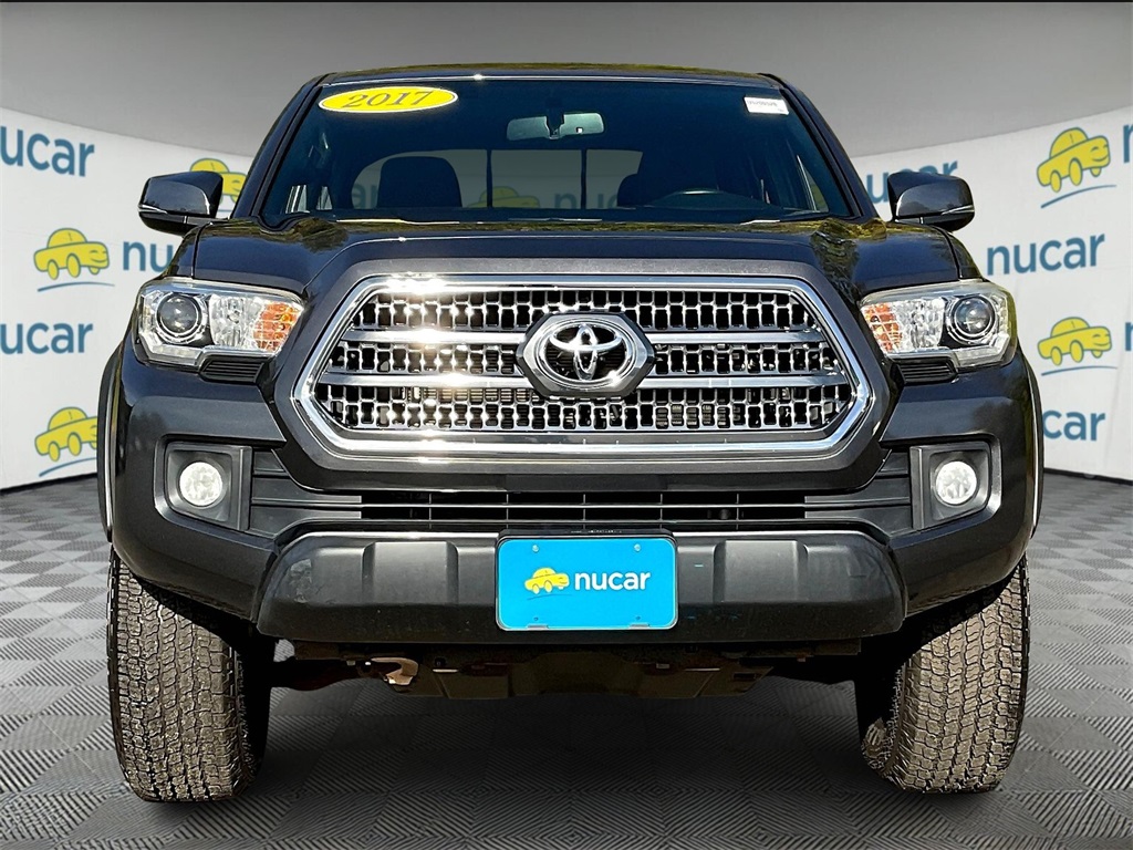 2017 Toyota Tacoma TRD Off-Road photo 2