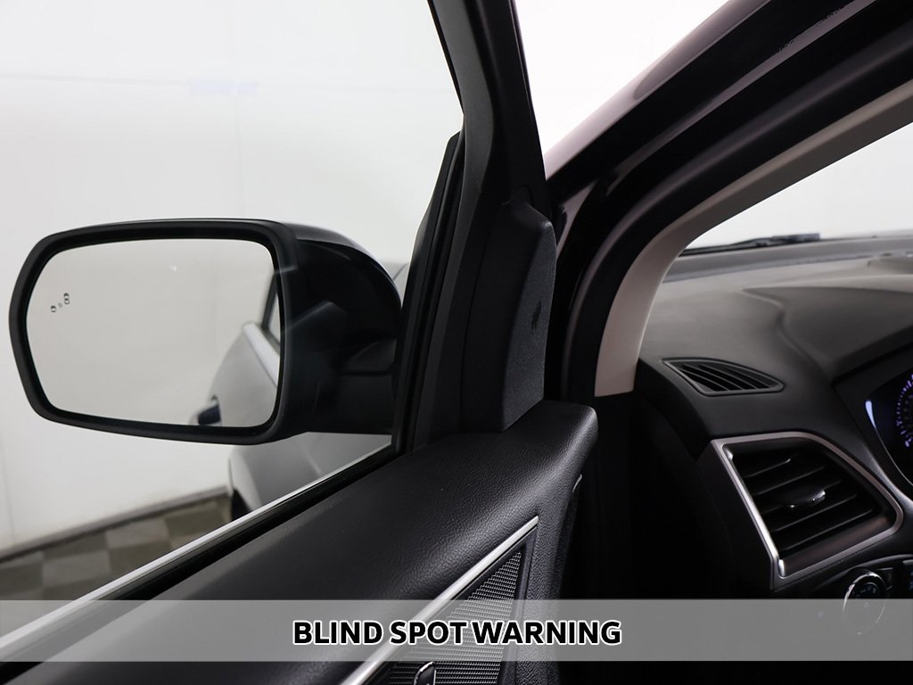 2022 Ford Edge SEL photo 3