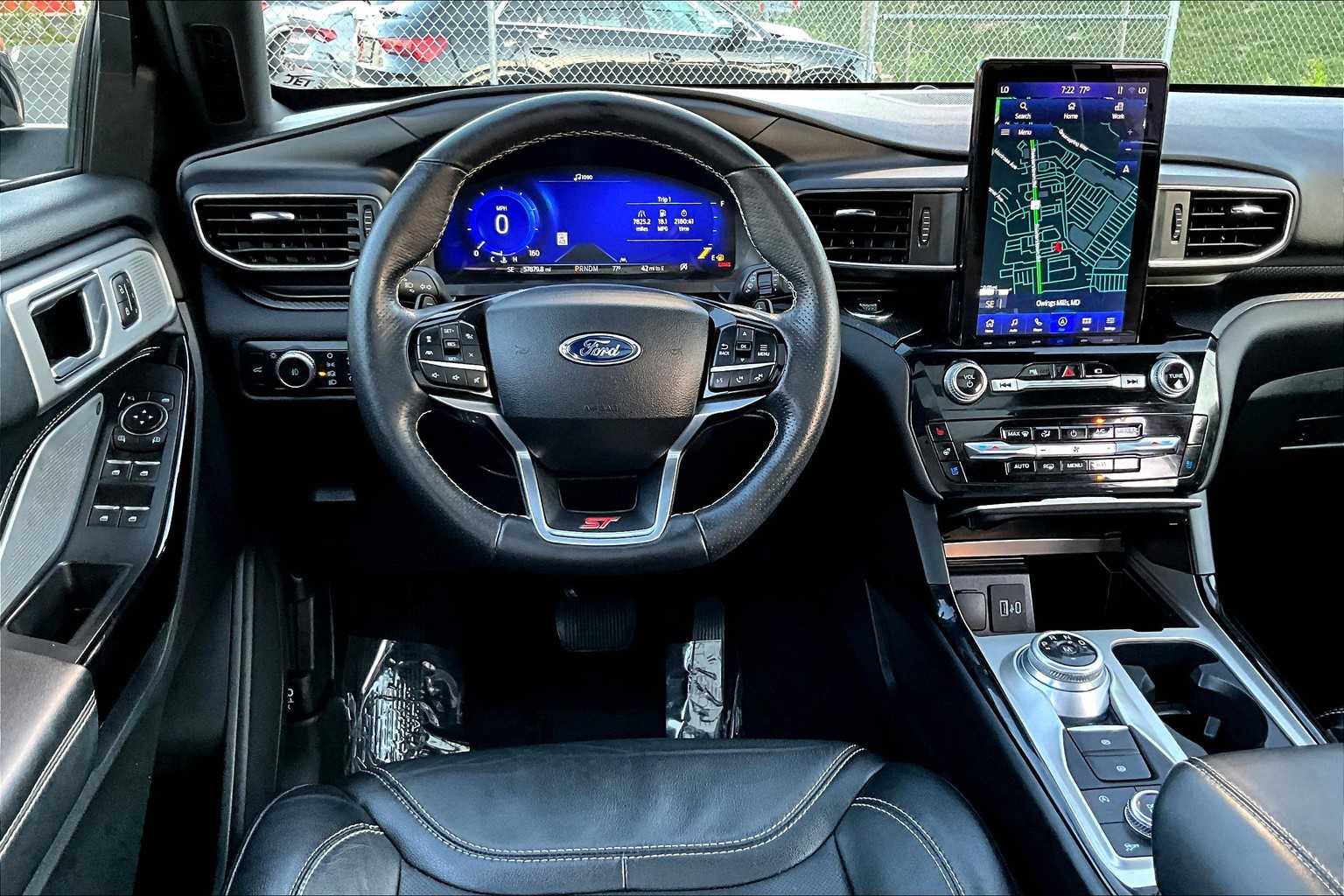 2022 Ford Explorer ST photo 2