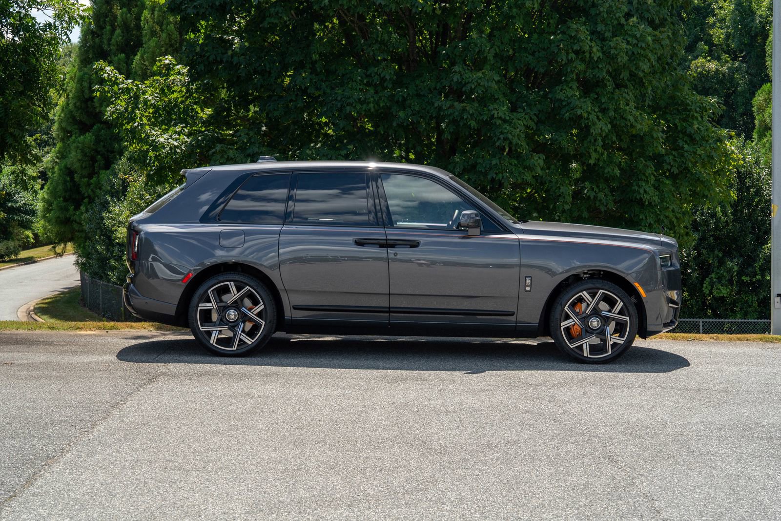 2025 Rolls Royce Cullinan Black Badge photo 6