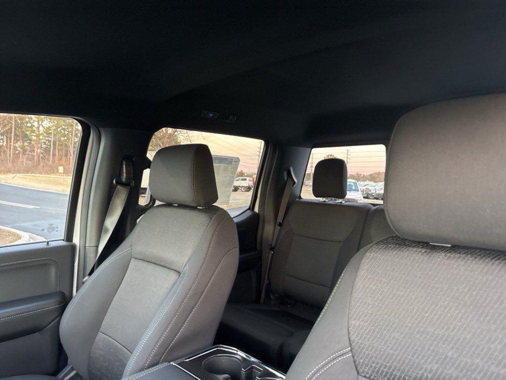 2025 Ford F-150 XLT photo 8