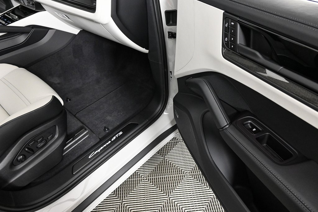 2026 Porsche Cayenne GTS Coupe photo 22