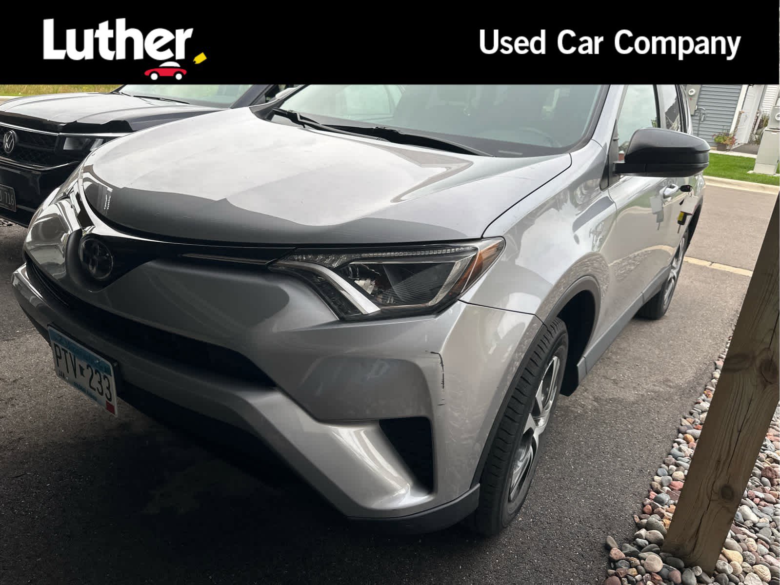 2018 Toyota RAV4 LE's photo