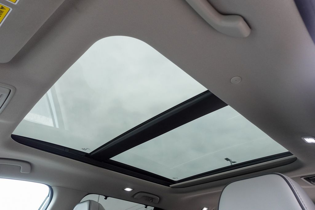 2023 Honda Pilot Elite photo 25