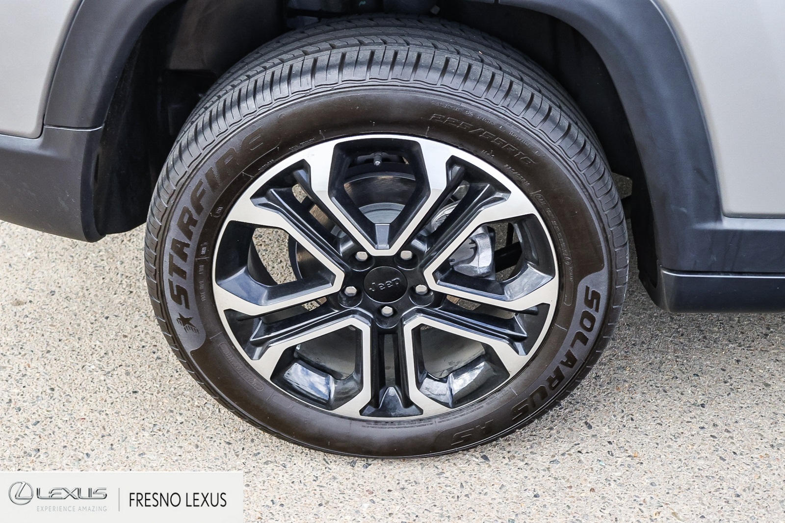 2023 Jeep Compass Limited photo 5