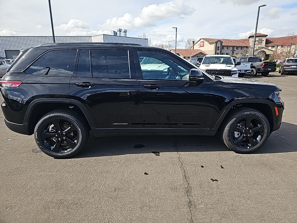 2025 Jeep Grand Cherokee Limited photo 6
