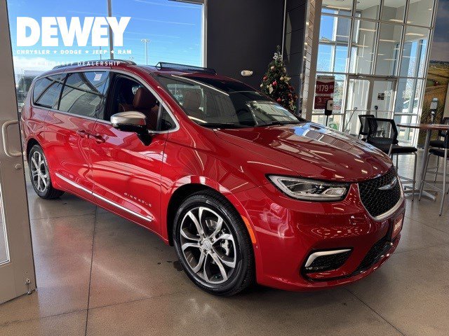 2026 Chrysler Pacifica Pinnacle's photo