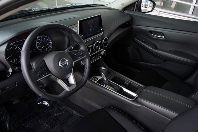 2021 Nissan Sentra SV photo 2