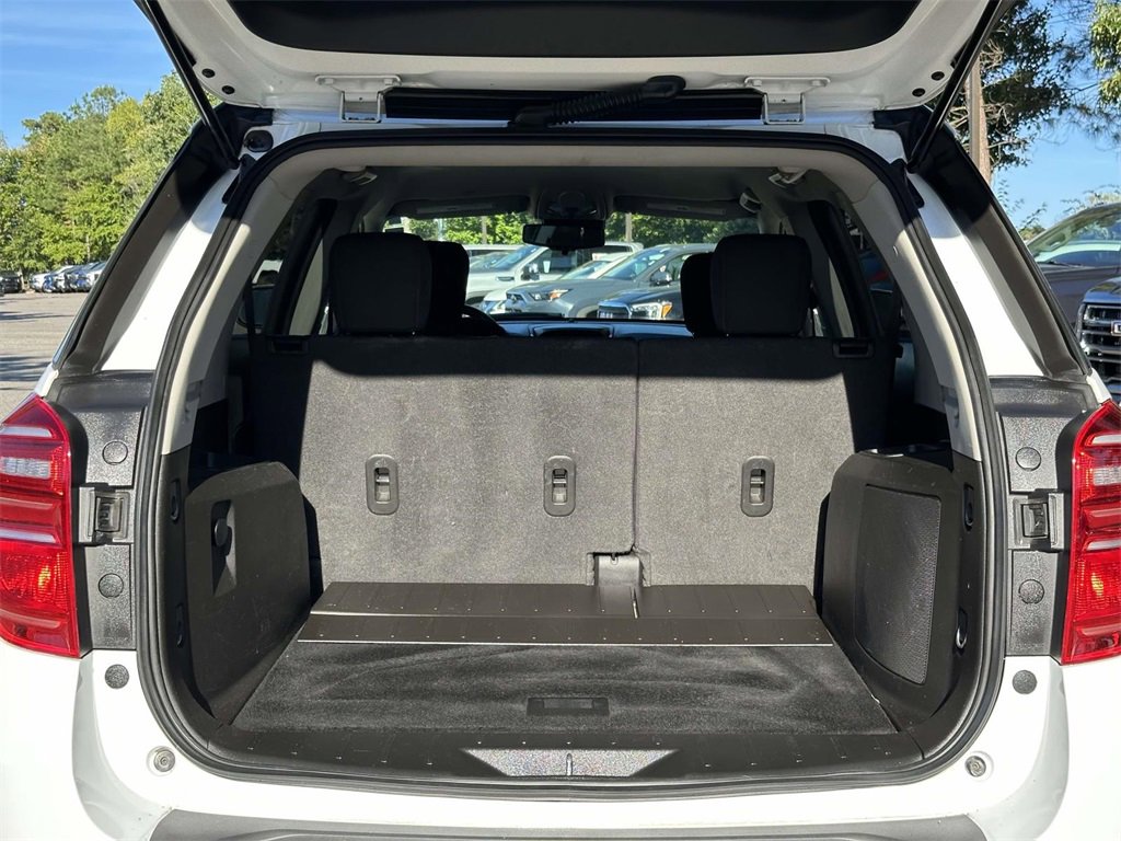 2016 Chevrolet Equinox LT photo 2